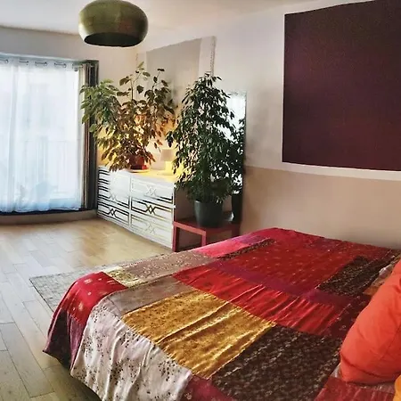 Penthouse Chic In The Sophisticated 16th Arrondissement