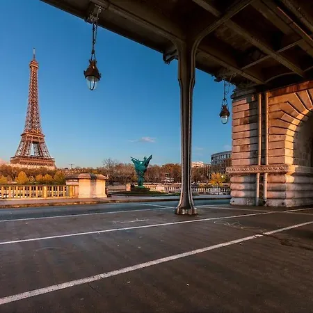 Appartamento Penthouse Chic In The Sophisticated 16th Arrondissement *